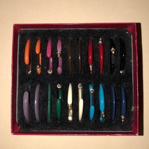 BRAND NEW 🌟 color hoop earrings!!
